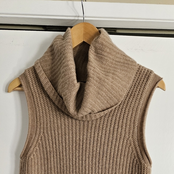 Saks Fifth Ave Cashmere Tunic w/Cowl Neck Detail (M) - Picture 5 of 6